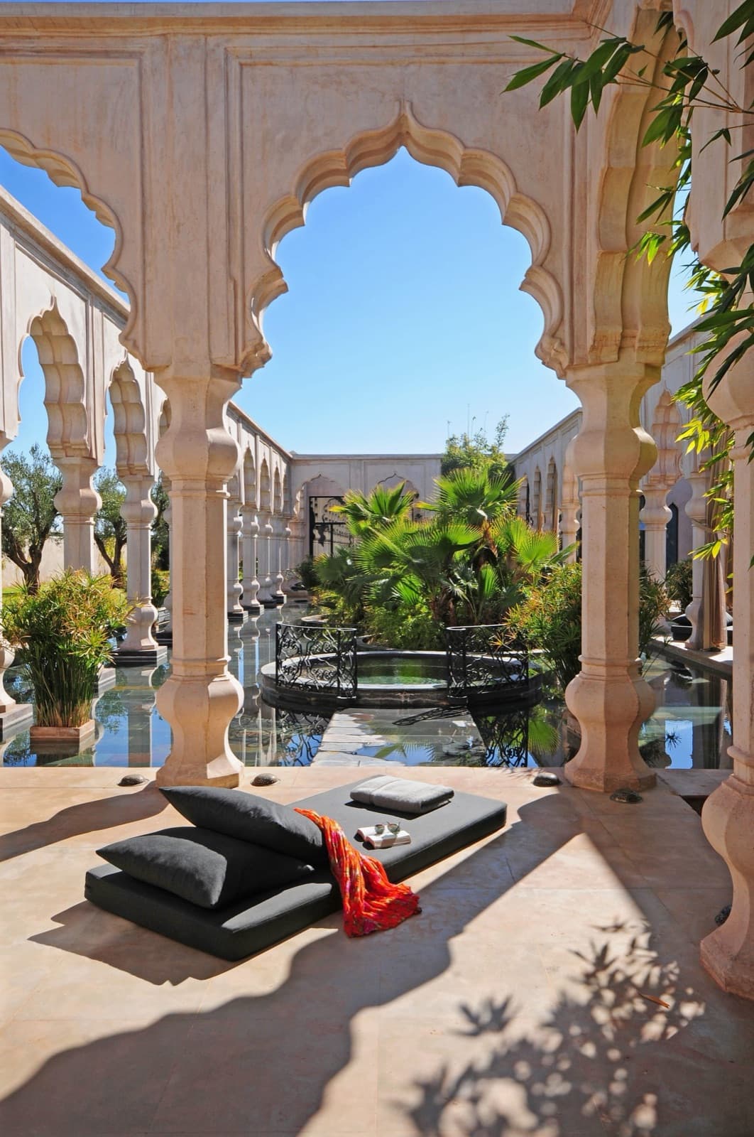 Palais Namaskar